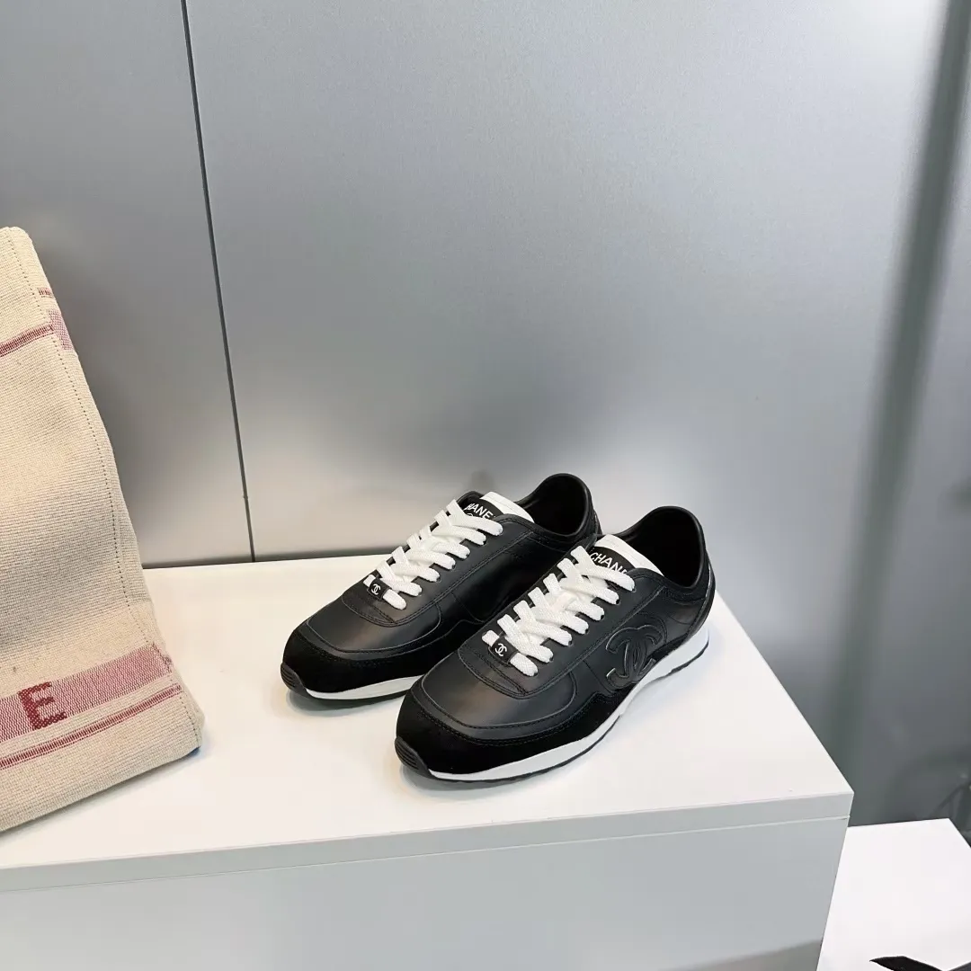 👟👟Ex-factory price 440👟👟 CHANEL Chanel 2025 new panda sneakers, color matching thick-soled casual sports shoes, upper: imported calfskin/imported suede, lining: imported sheepskin lining, outsole: TPU original outsole Size: #35-40 (40 customized, non-refundable)